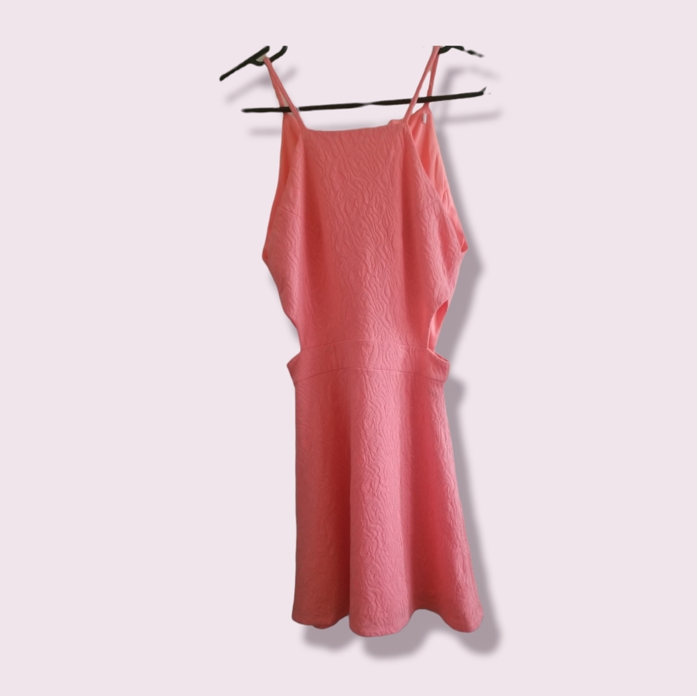 Coral dress sz s cutout detailing on side rib area